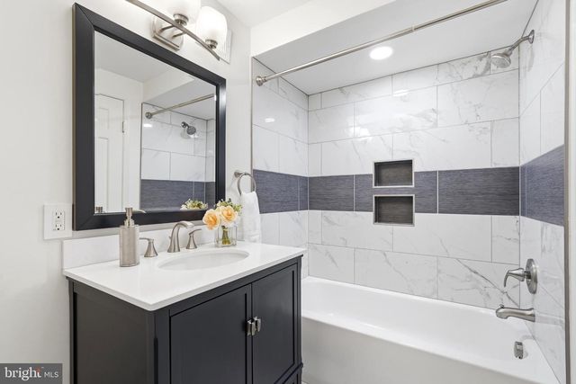 4001 FEATHERSTONE PL, Alexandria, VA 22304