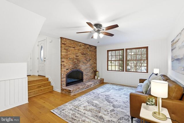 4001 FEATHERSTONE PL, Alexandria, VA 22304