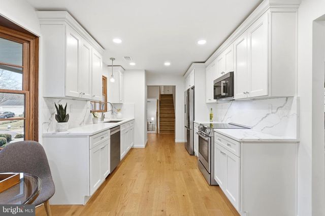 4001 FEATHERSTONE PL, Alexandria, VA 22304