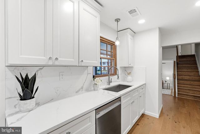 4001 FEATHERSTONE PL, Alexandria, VA 22304