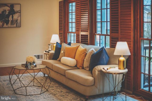 4001 FEATHERSTONE PL, Alexandria, VA 22304