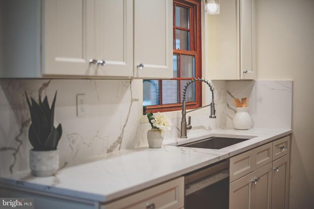 4001 FEATHERSTONE PL, Alexandria, VA 22304