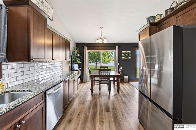 21211 McClellan Drive, Gretna, NE 68028