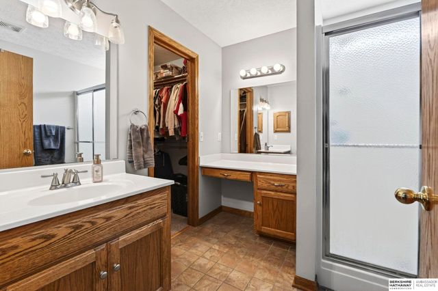 21211 McClellan Drive, Gretna, NE 68028