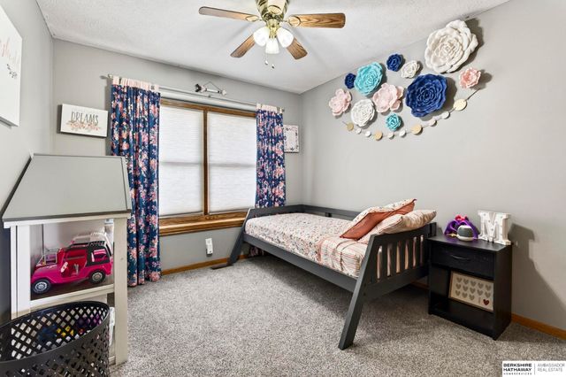 21211 McClellan Drive, Gretna, NE 68028