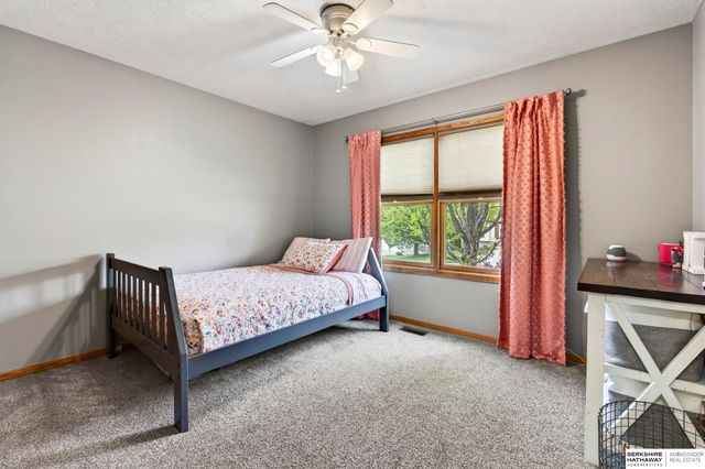 21211 McClellan Drive, Gretna, NE 68028