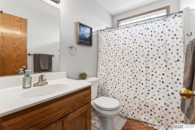 21211 McClellan Drive, Gretna, NE 68028