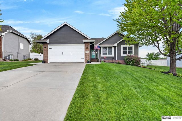 21211 McClellan Drive, Gretna, NE 68028