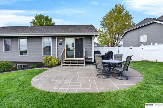 21211 McClellan Drive, Gretna, NE 68028