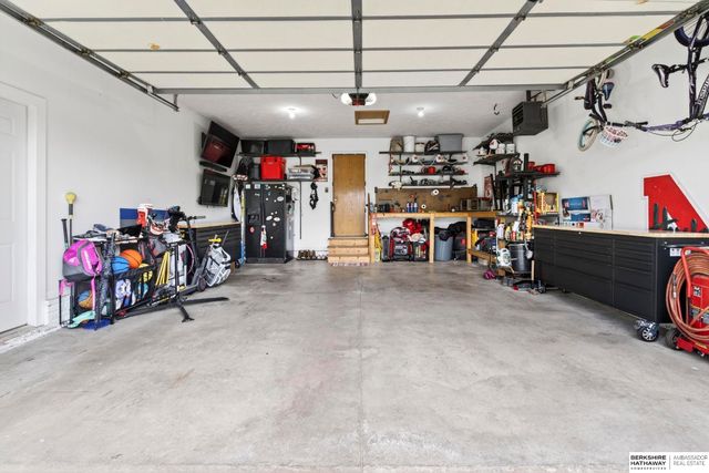 21211 McClellan Drive, Gretna, NE 68028