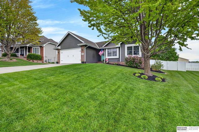 21211 McClellan Drive, Gretna, NE 68028