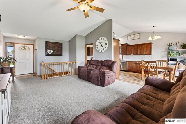 21211 McClellan Drive, Gretna, NE 68028
