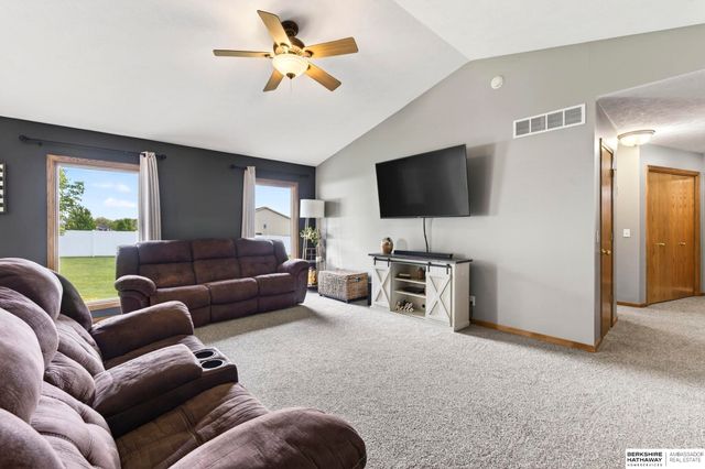 21211 McClellan Drive, Gretna, NE 68028