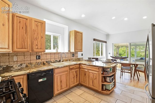 98 Oakdale Drive, Palmer Lake, CO 80133