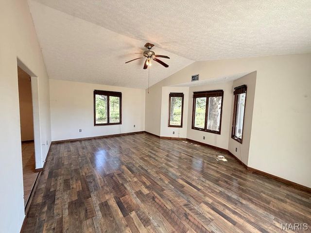 17110 Cavalier Road, Dixon, MO 65459