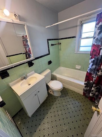 9261 Camley Street, Detroit, MI 48224