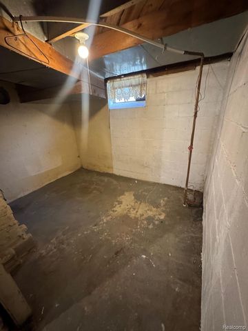 9261 Camley Street, Detroit, MI 48224