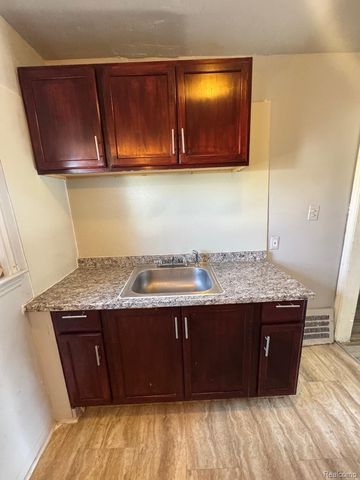 9261 Camley Street, Detroit, MI 48224