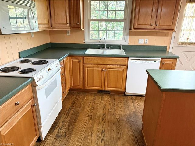 2607 Lafayette Avenue, Greensboro, NC 27408