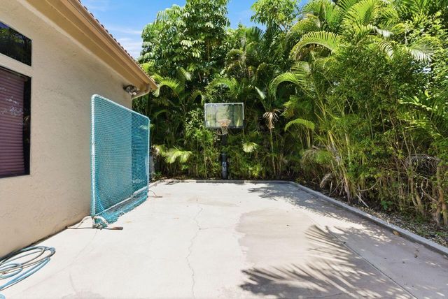 4654 NW 26th Way, Boca Raton, FL 33434