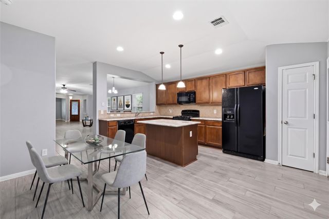 18536 Blue Pond DR, Pflugerville, TX 78660