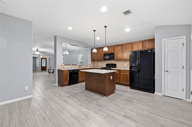 18536 Blue Pond DR, Pflugerville, TX 78660