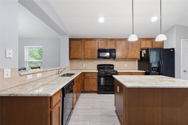 18536 Blue Pond DR, Pflugerville, TX 78660