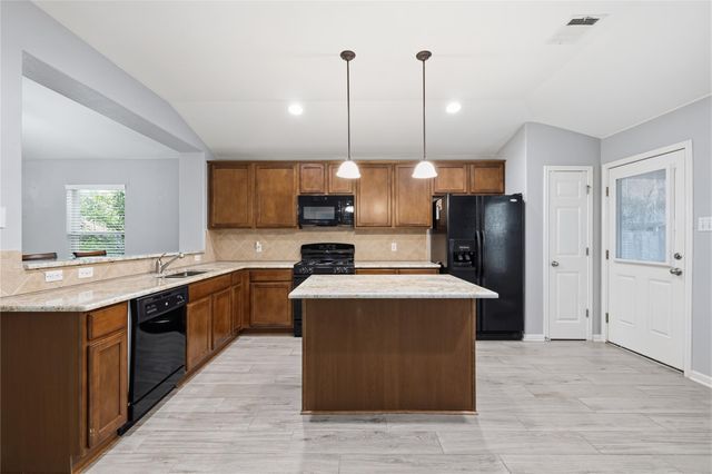 18536 Blue Pond DR, Pflugerville, TX 78660