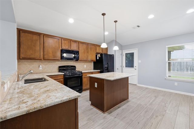 18536 Blue Pond DR, Pflugerville, TX 78660