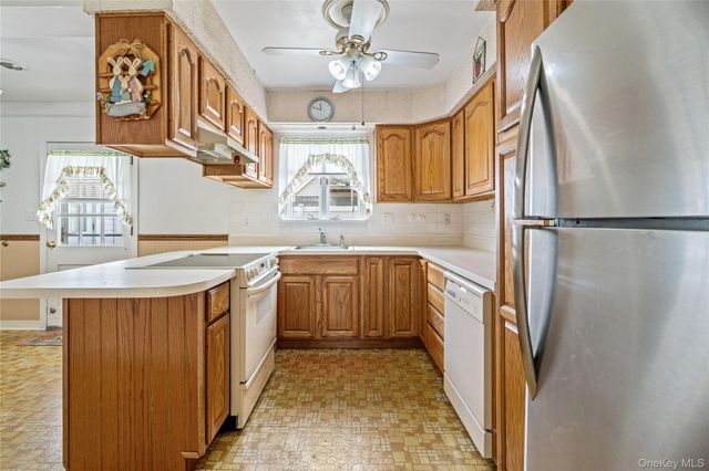 226 W 18th Street, Deer Park, NY 11729