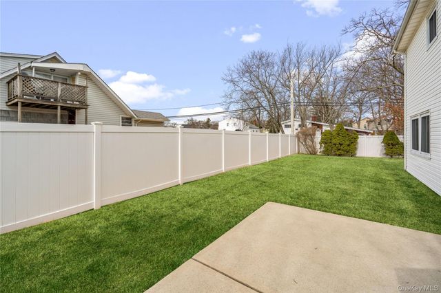 226 W 18th Street, Deer Park, NY 11729