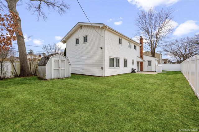 226 W 18th Street, Deer Park, NY 11729