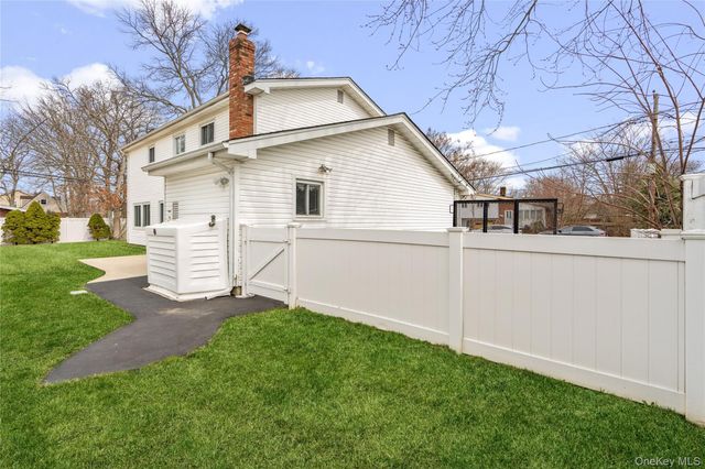 226 W 18th Street, Deer Park, NY 11729