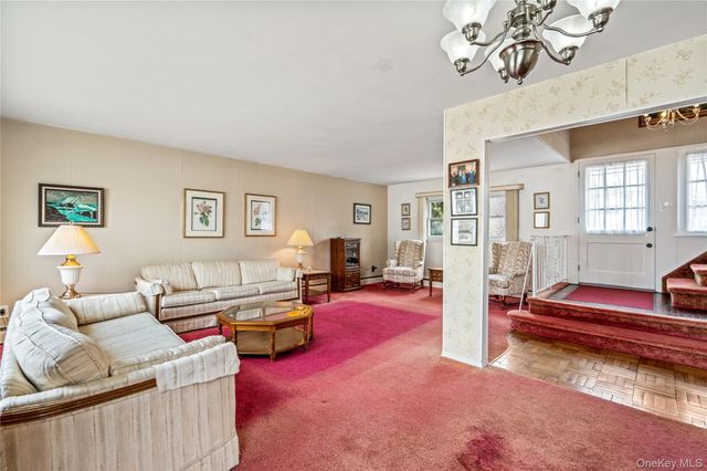 226 W 18th Street, Deer Park, NY 11729