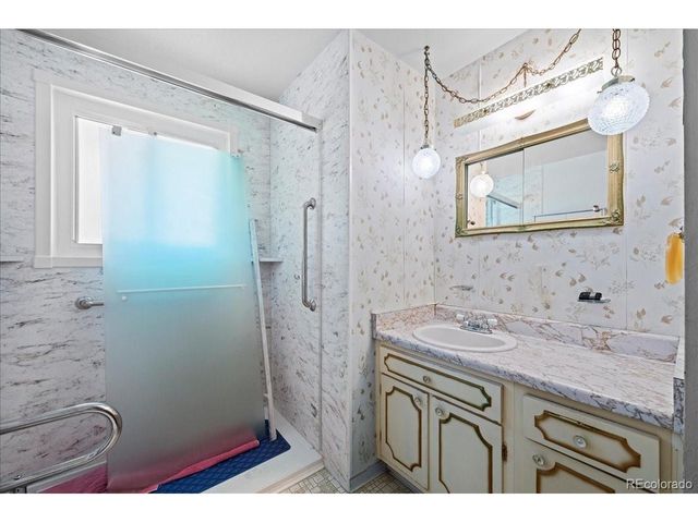 1070 S Garland Way, Lakewood, CO 80226