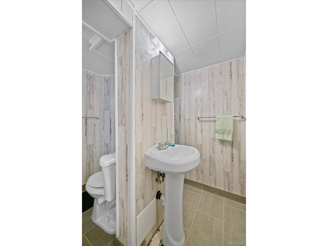 1070 S Garland Way, Lakewood, CO 80226