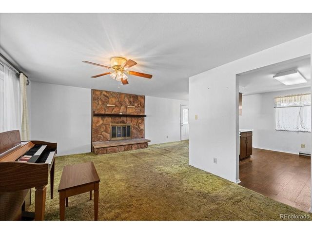 1070 S Garland Way, Lakewood, CO 80226