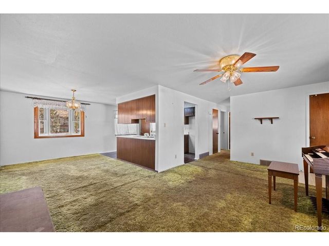 1070 S Garland Way, Lakewood, CO 80226