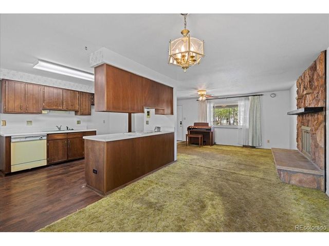 1070 S Garland Way, Lakewood, CO 80226