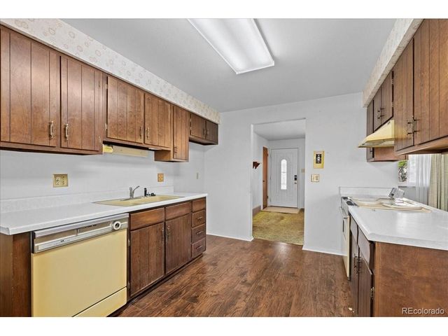 1070 S Garland Way, Lakewood, CO 80226