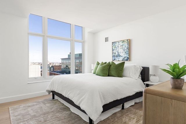 100 Lovejoy Wharf 12A, Boston, MA 02114