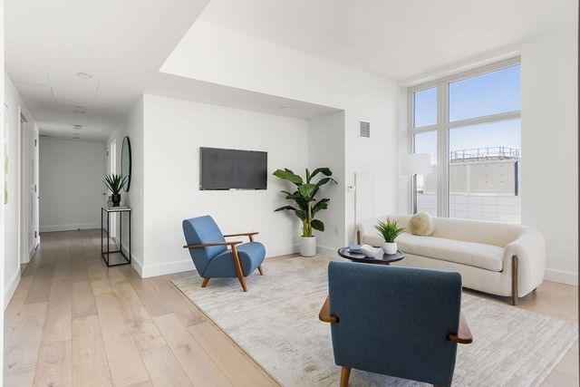 100 Lovejoy Wharf 12A, Boston, MA 02114