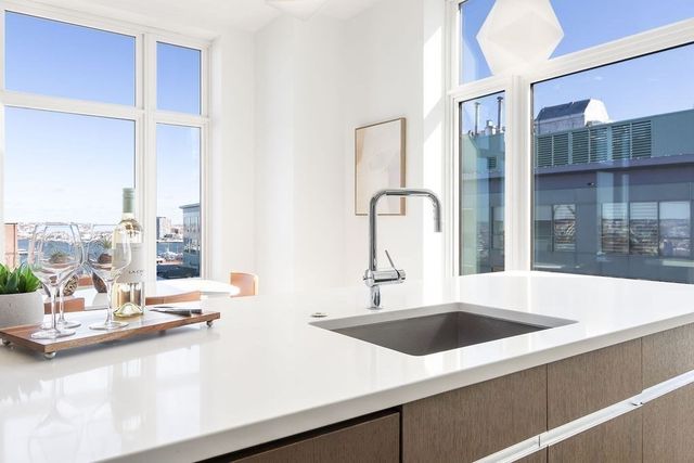 100 Lovejoy Wharf 12A, Boston, MA 02114