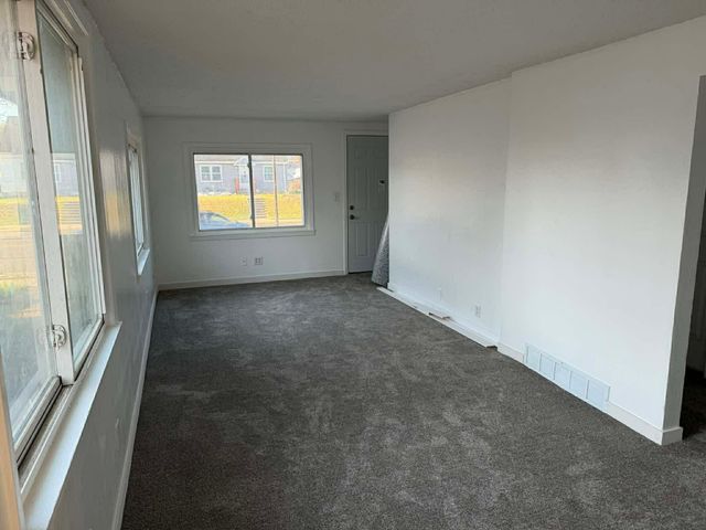 351 Maryland Avenue E, Saint Paul, MN 55130