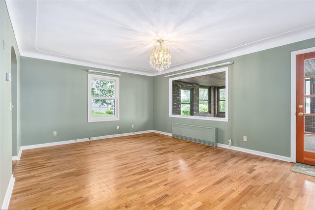 434 Crooked Lake Drive, Kalamazoo, MI 49009