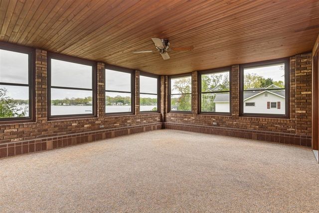 434 Crooked Lake Drive, Kalamazoo, MI 49009