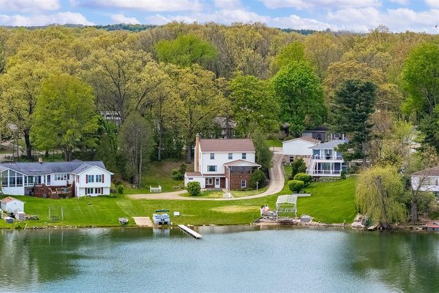 434 Crooked Lake Drive, Kalamazoo, MI 49009
