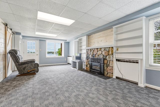 434 Crooked Lake Drive, Kalamazoo, MI 49009