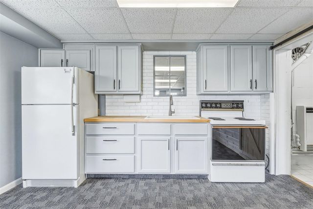 434 Crooked Lake Drive, Kalamazoo, MI 49009