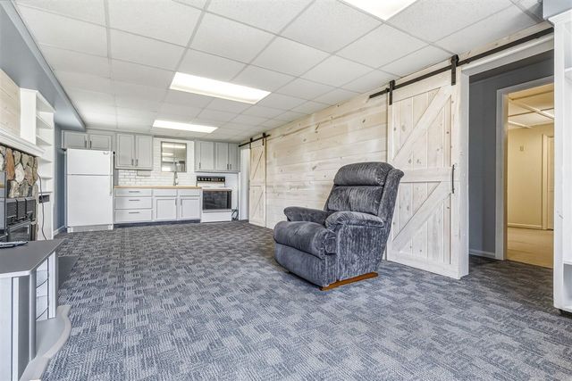 434 Crooked Lake Drive, Kalamazoo, MI 49009